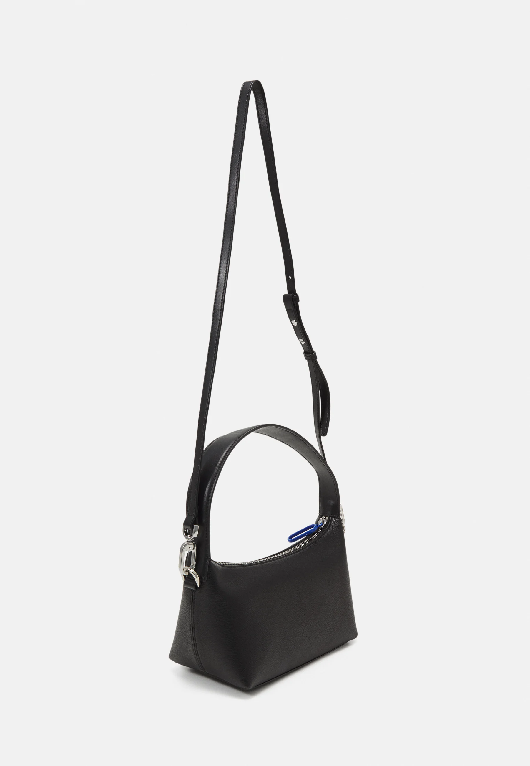 Дамка чанта ESSENTIAL LOGO